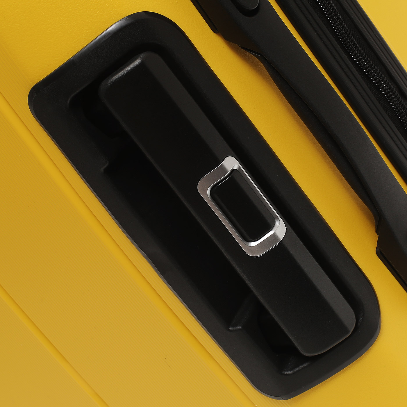 Чемодан средний M из полипропилена Sun Voyage Elite