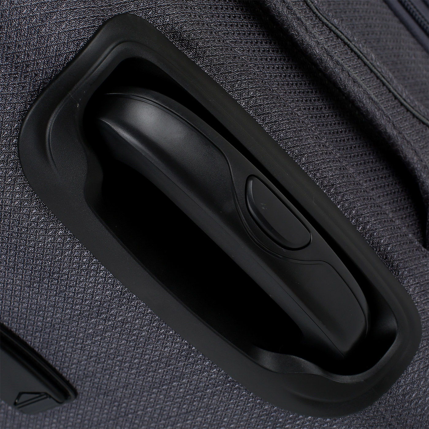 Чемодан средний M тканевый American Explorer Boone