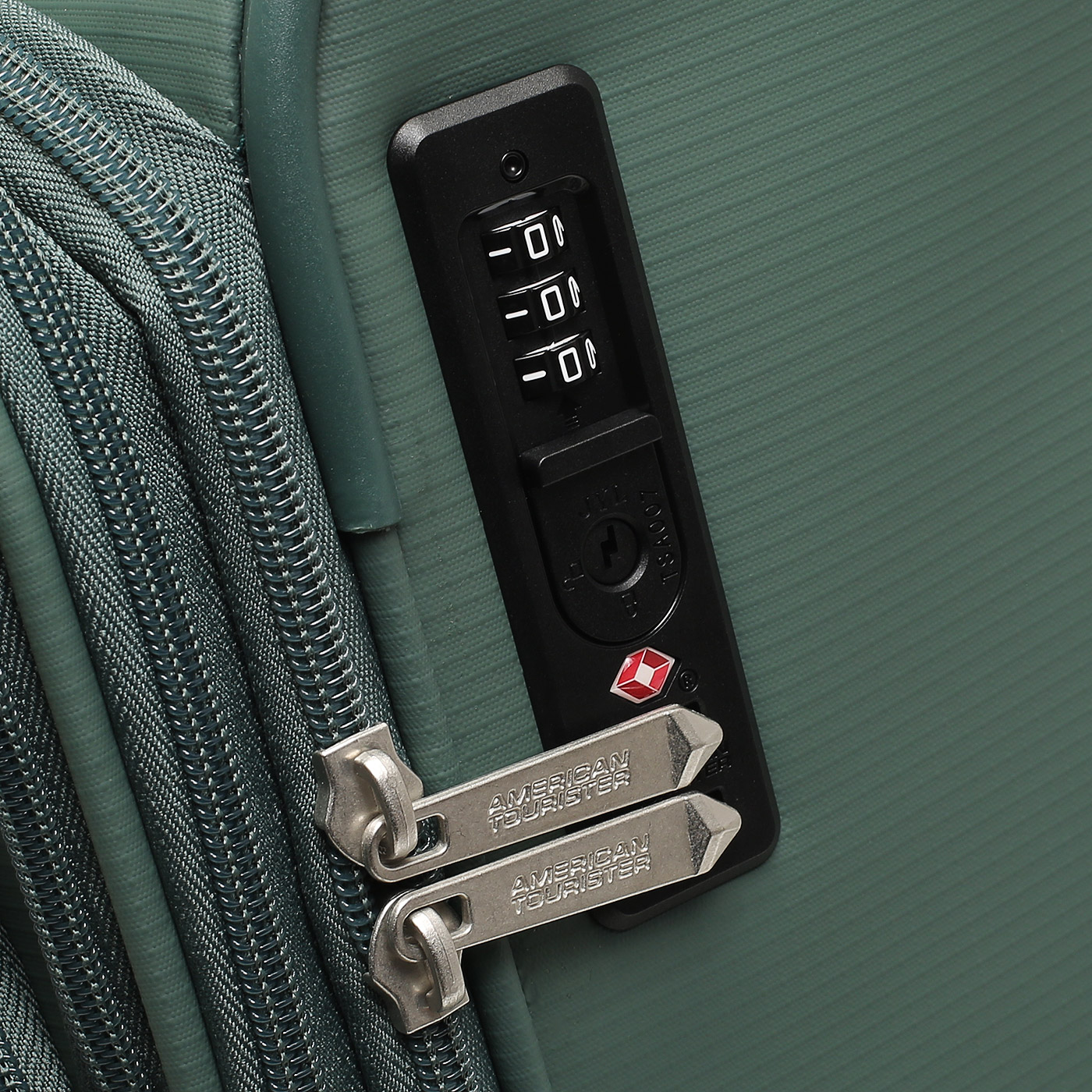 Чемодан средний M тканевый American Tourister Summerride