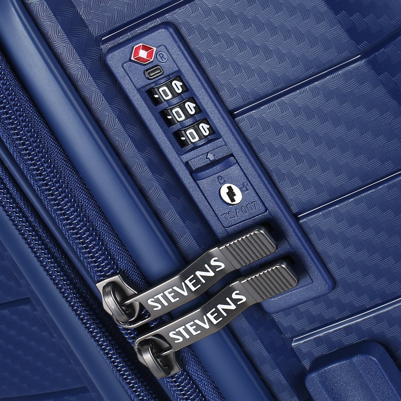 Чемодан средний M из полипропилена Stevens Stone