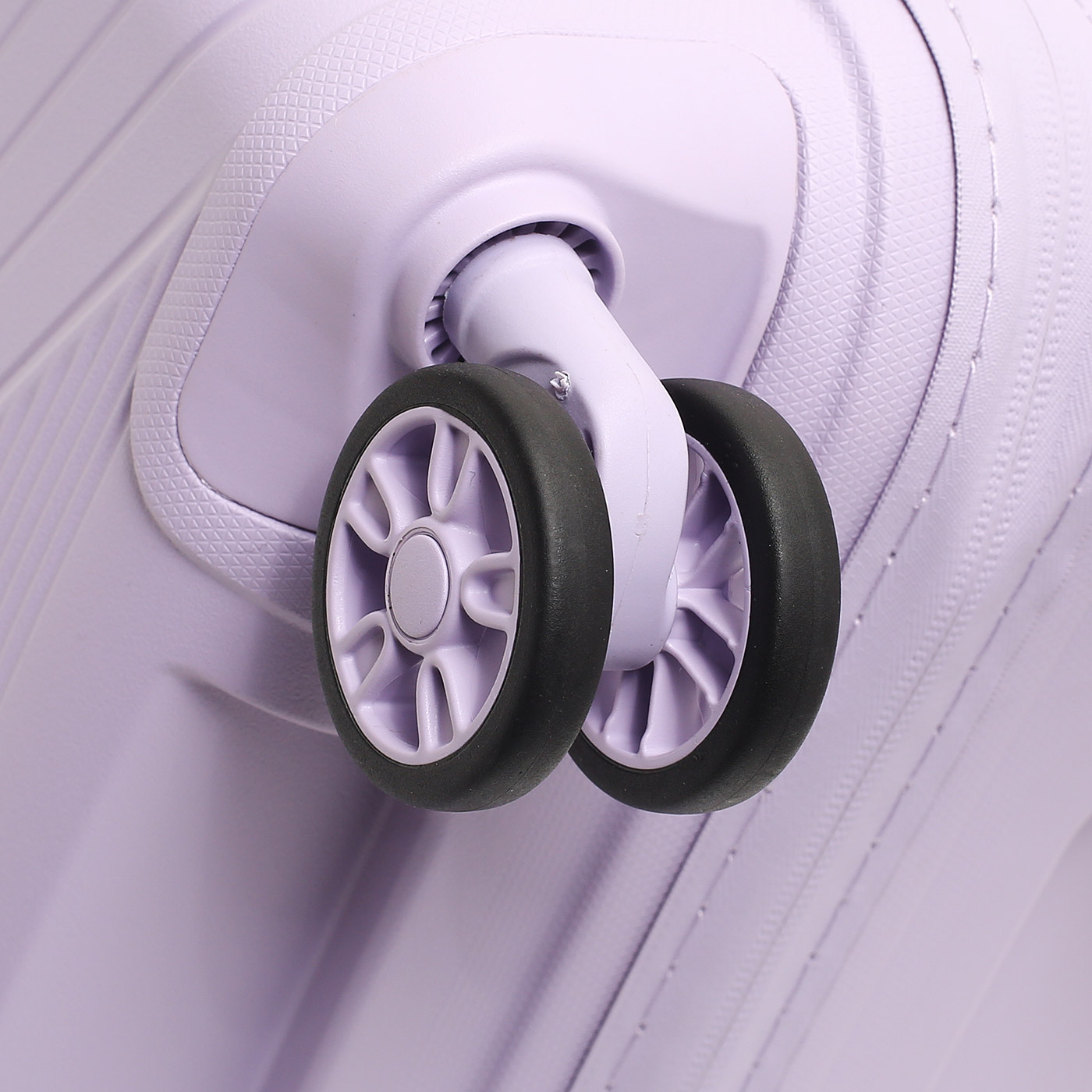 Чемодан на колесах American Tourister Airconic