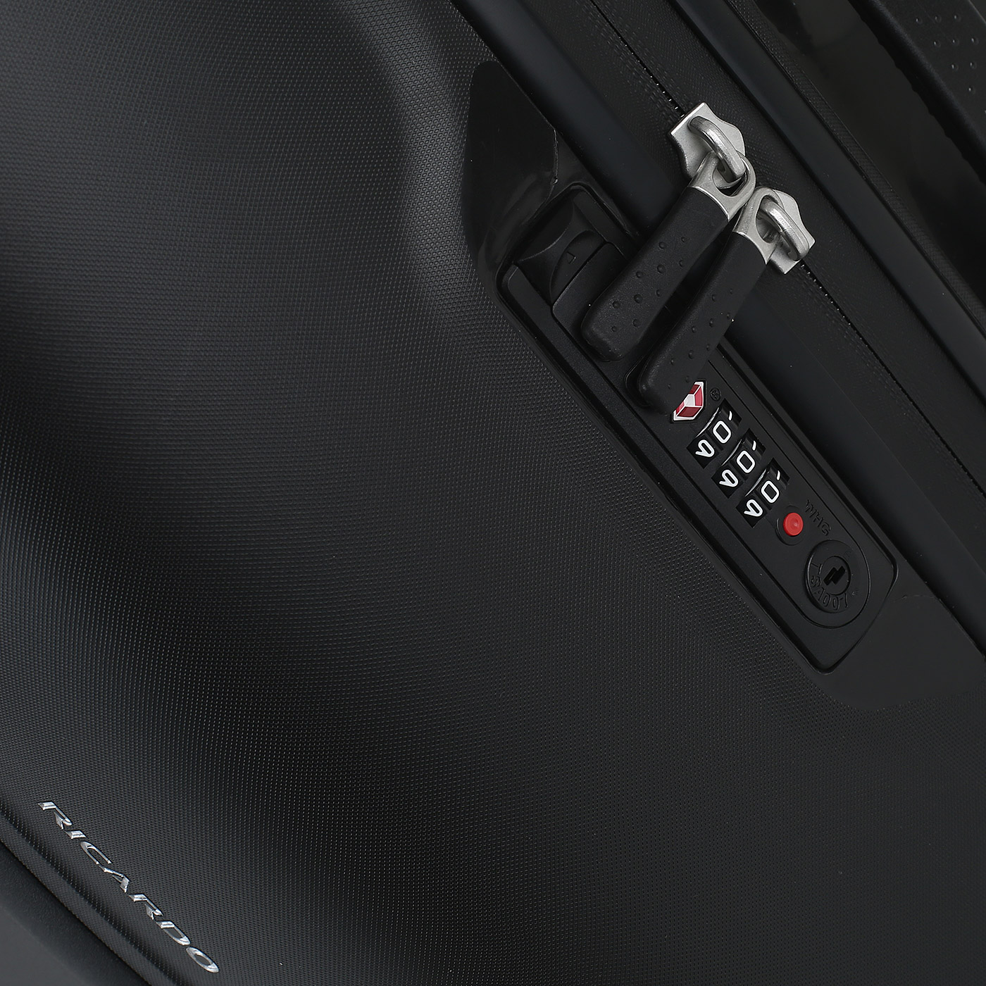 Чемодан большой L из полипропилена с кодовым замком Ricardo Mendocino