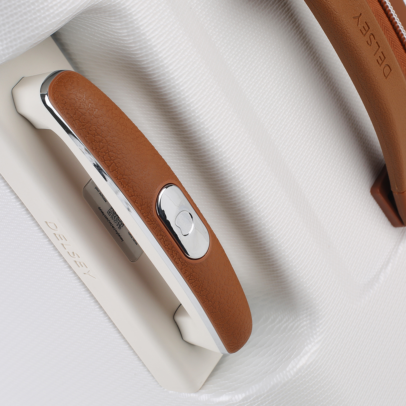 Чемодан очень большой XL из поликарбоната Delsey Chatelet Air