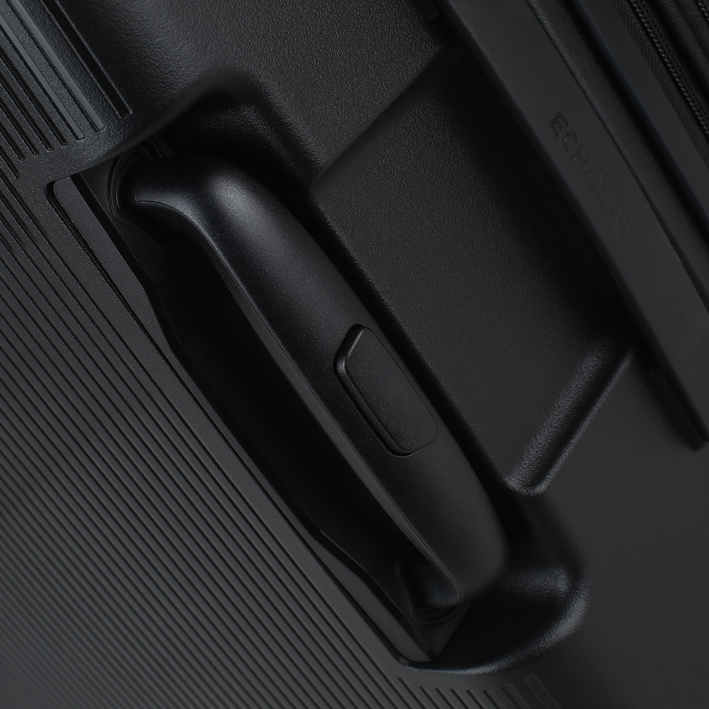 Чемодан большой L из полипропилена Echolac Forza