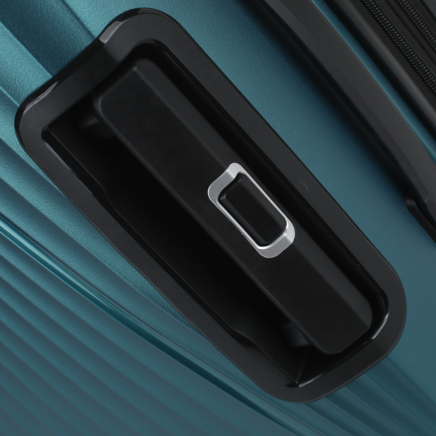 Чемодан большой L из полипропилена с кодовым замком Eberhart Elemental