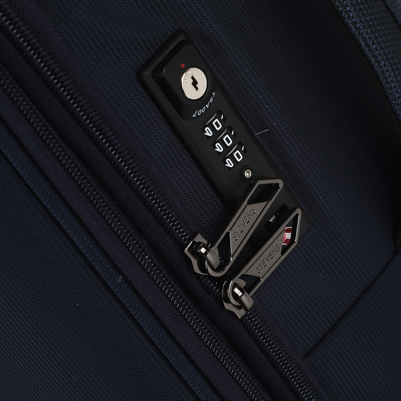 Чемодан средний M тканевый с кодовым замком Stevens Urban