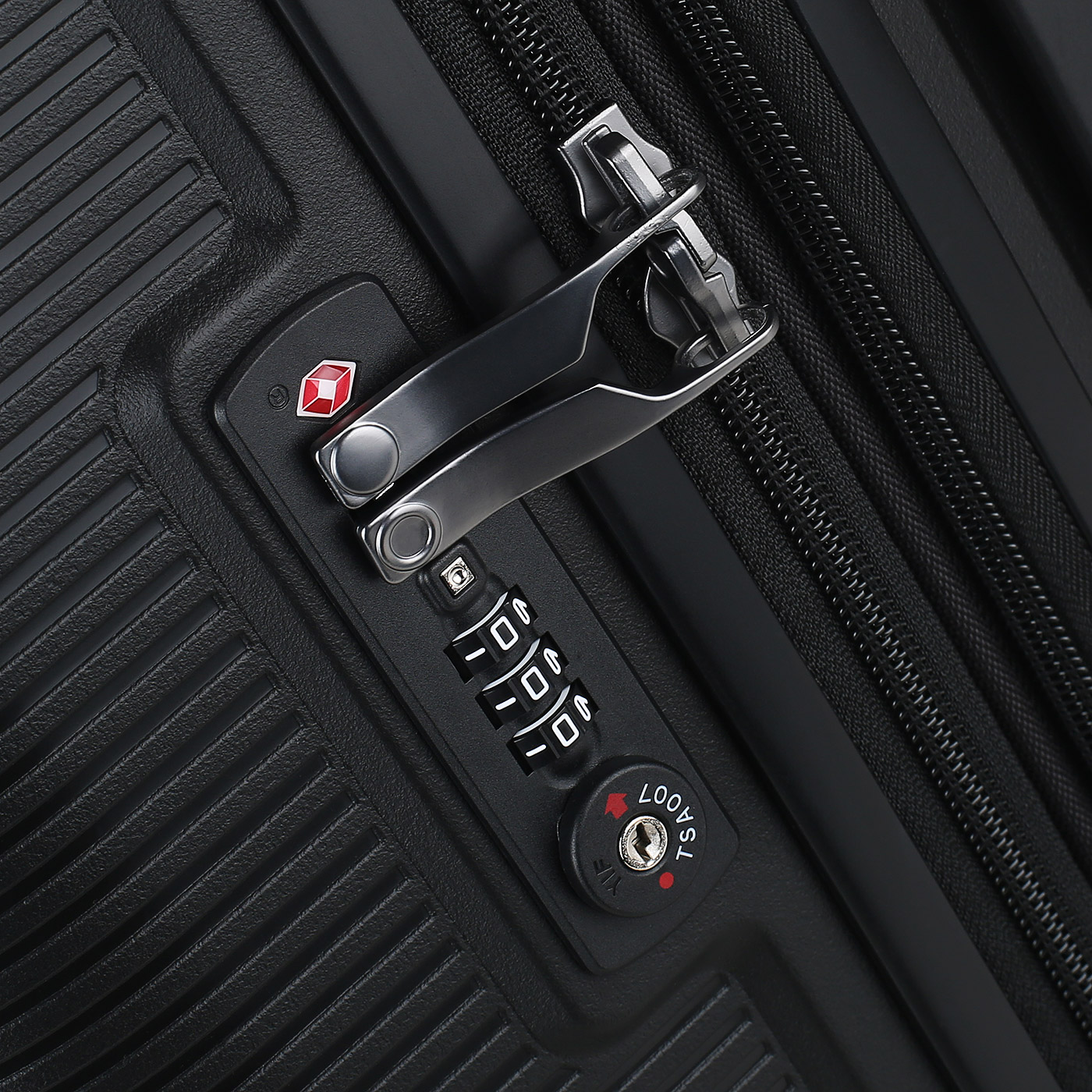 Чемодан большой L из полипропилена Echolac Forza