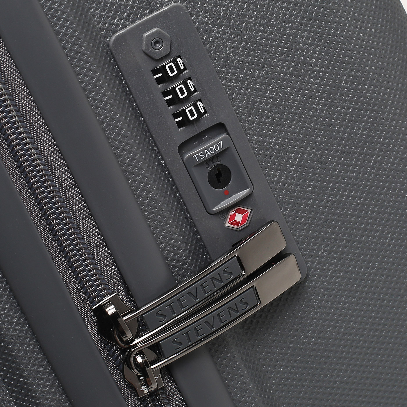 Чемодан очень большой XL из полипропилена Stevens Iron