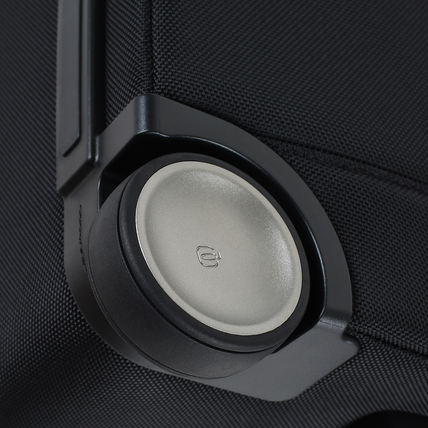 Текстильный чемодан Piquadro Brief