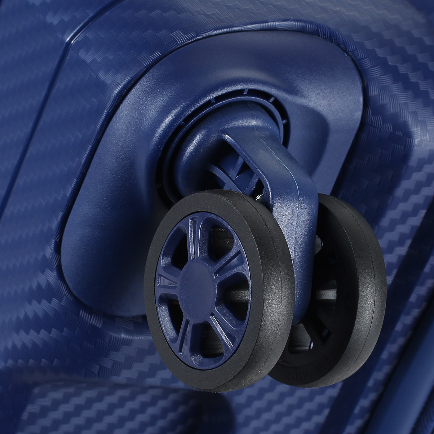 Чемодан средний M из полипропилена Stevens Stone