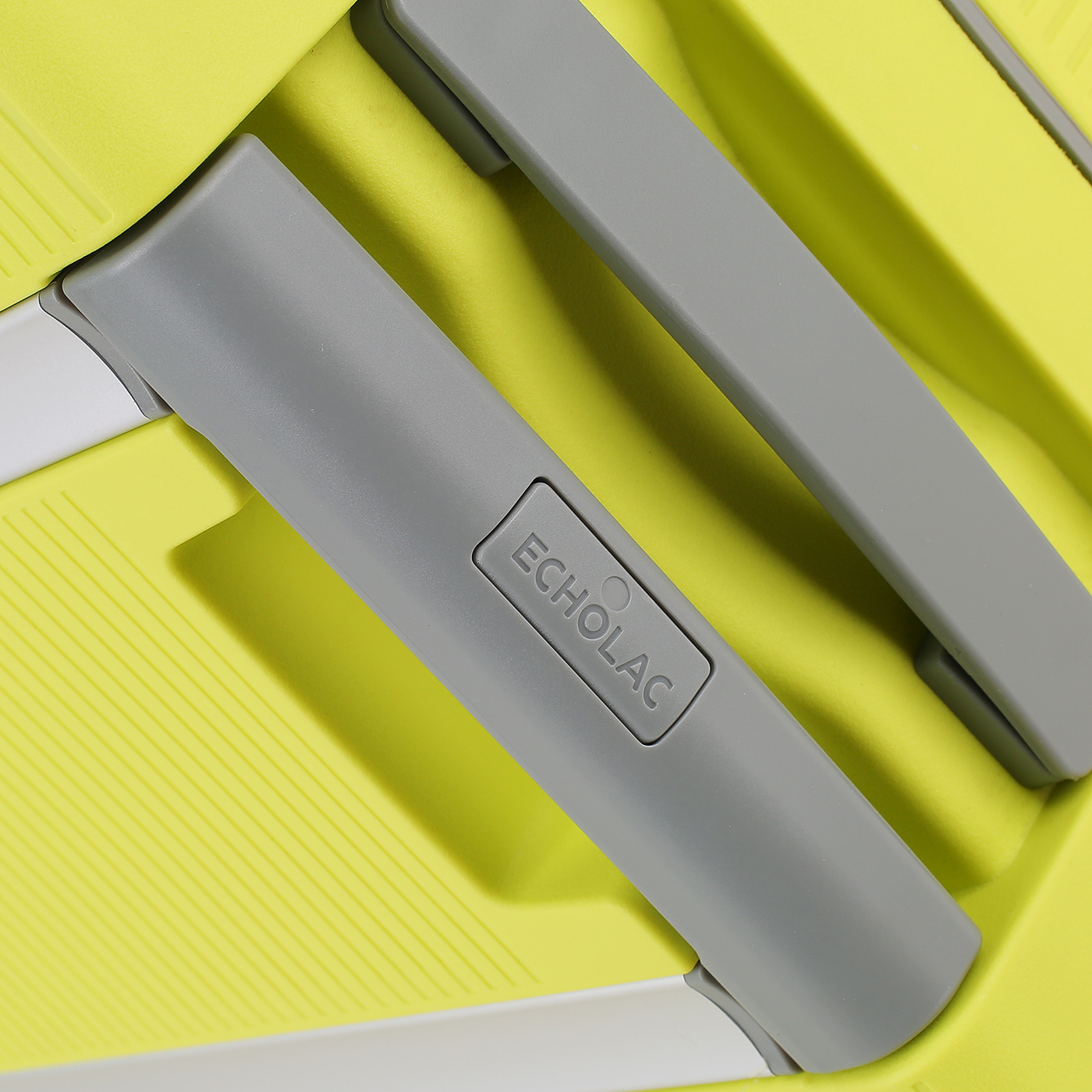 Чемодан средний M из полипропилена Echolac Fusion