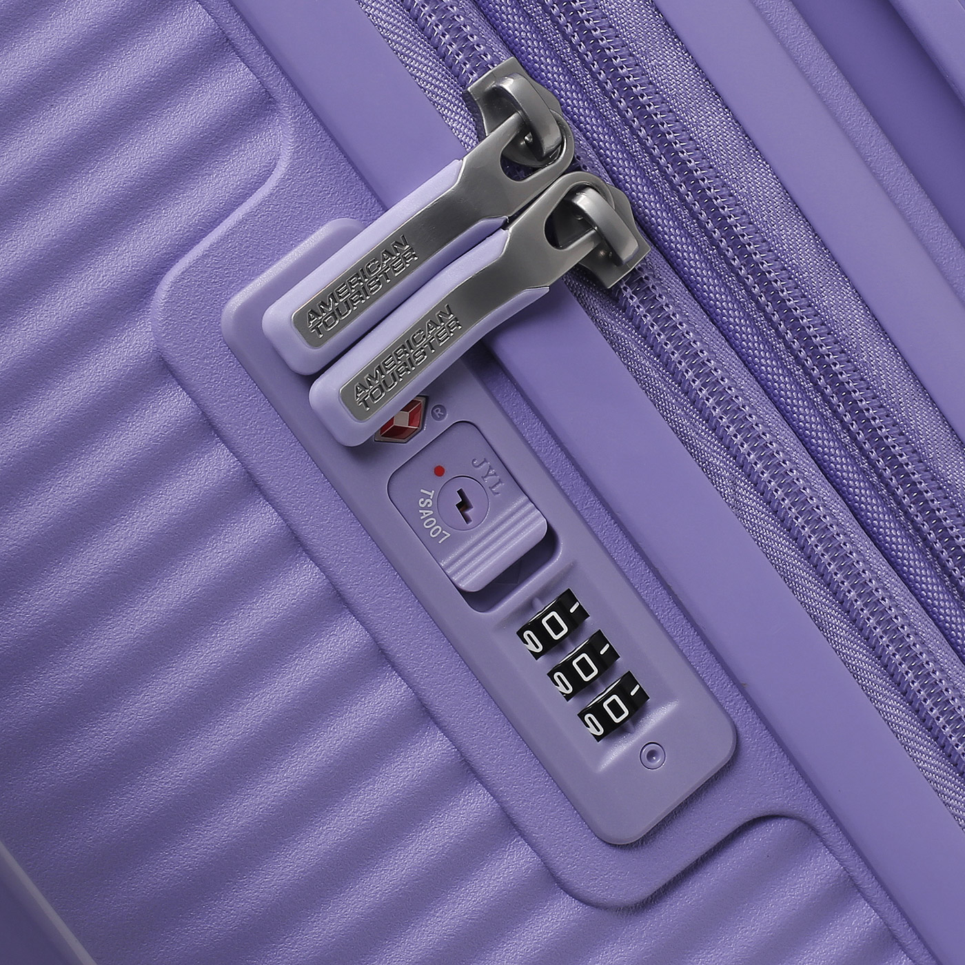 Чемодан большой L из полипропилена American Tourister Soundbox