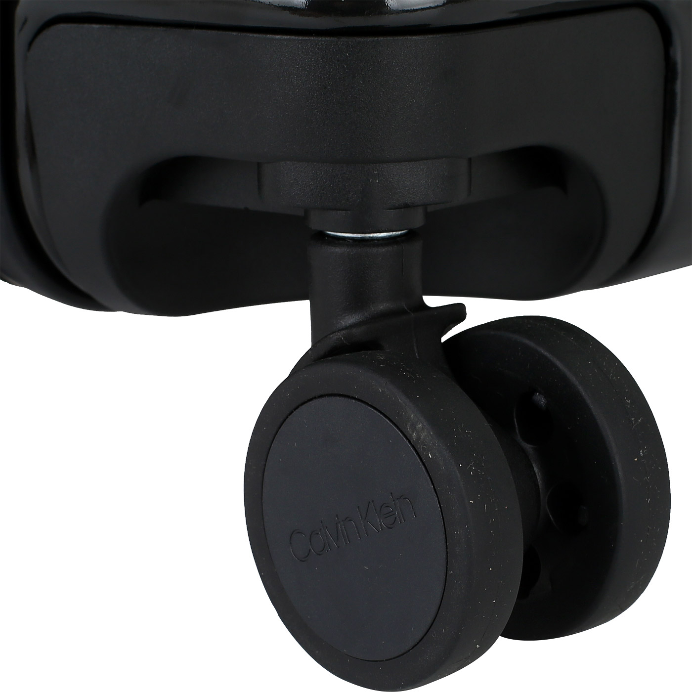 Чемодан средний M из ABS-пластика с кодовым замком Calvin Klein CK-643 Globetrotter HS