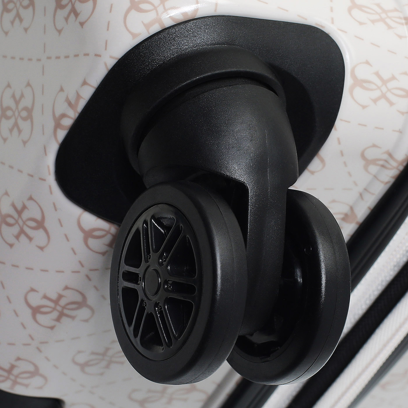 Чемодан на колесах Guess Jesco Travel