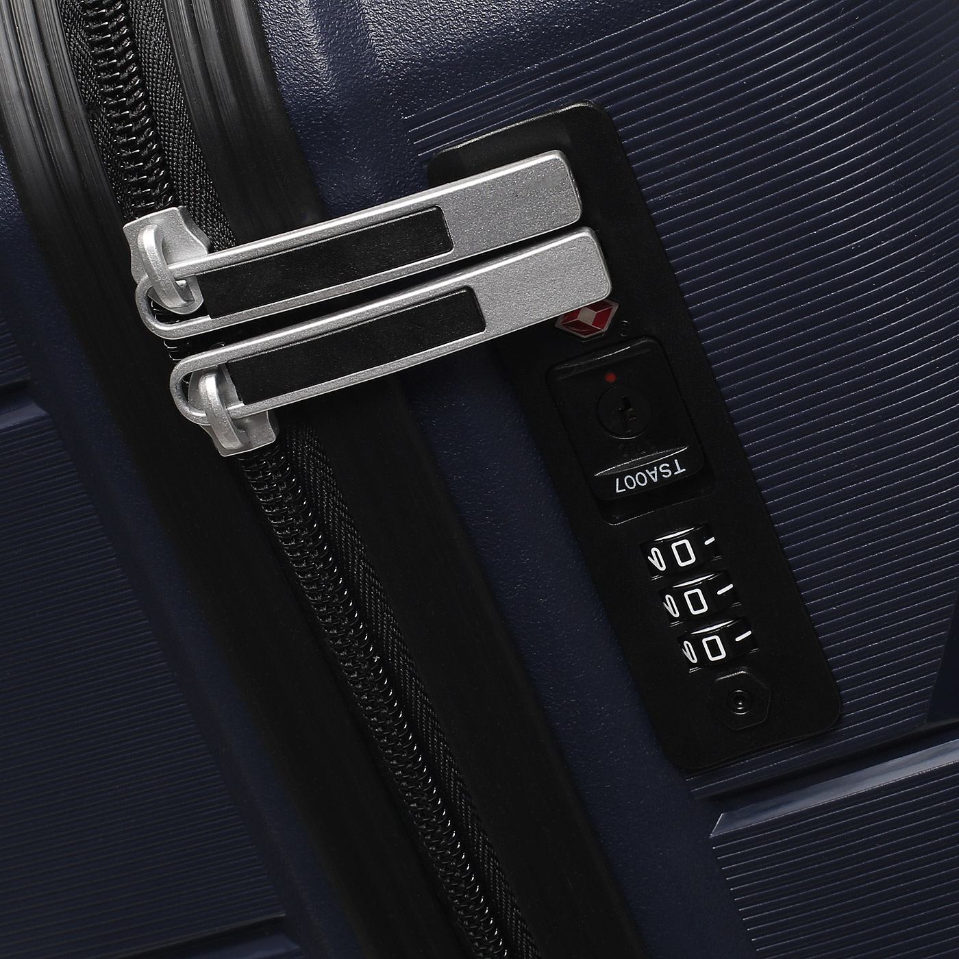 Чемодан средний M из полипропилена Sun Voyage Elite